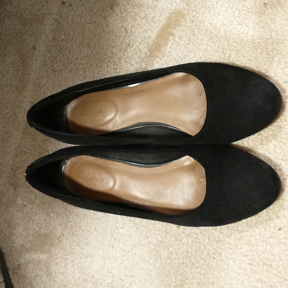 Clarks vendra bloom back suede wedge heels